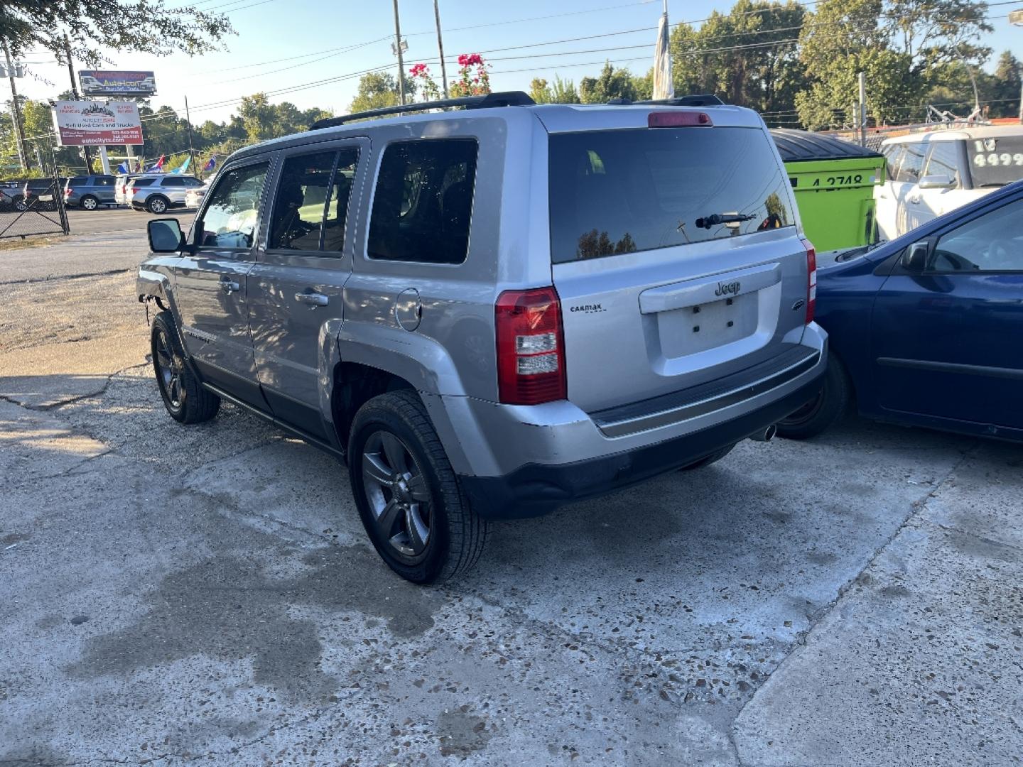 2017 GRAY /GRAY JEEP PATRIOT Sport 2WD (1C4NJPBA3HD) with an 2.0L L4 DOHC 16V engine, AUTOMATIC transmission, located at 2303 West Mt. Houston, Houston, 77038, (281) 507-3956, 29.771597, -95.339569- Photo#1