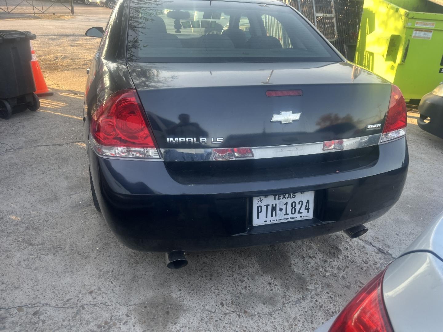 2008 BLACK /BLACK CHEVROLET IMPALA LS (2G1WB58K481) with an 3.5L V6 OHV 16V FFV engine, AUTOMATIC transmission, located at 2303 West Mt. Houston, Houston, 77038, (281) 507-3956, 29.771597, -95.339569- Photo#2