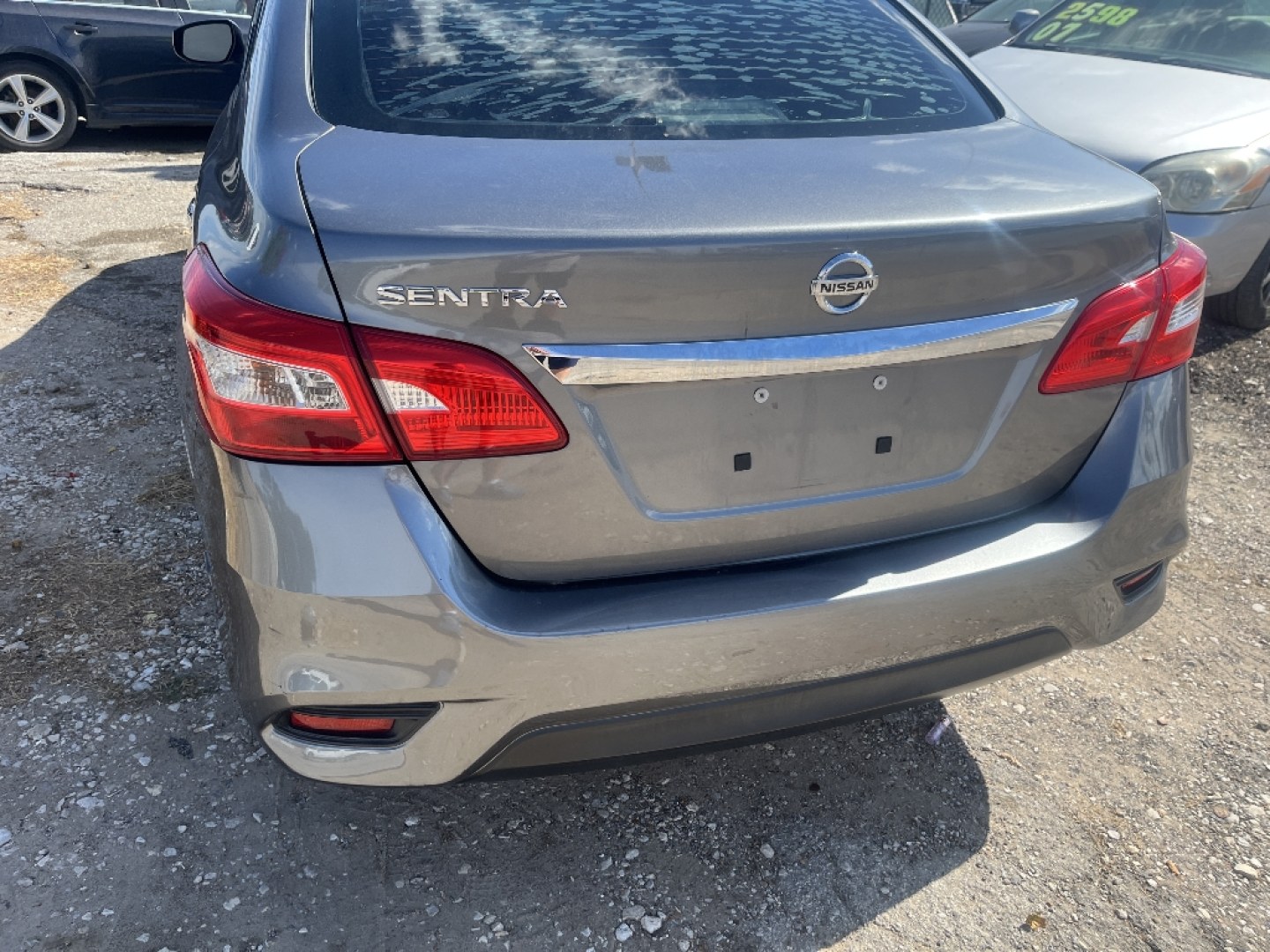 2017 GRAY /GRAY NISSAN SENTRA S 6MT (3N1AB7AP7HY) with an 1.8L L4 SFI DOHC 16V engine, AUTOMATIC transmission, located at 2303 West Mt. Houston, Houston, 77038, (281) 507-3956, 29.771597, -95.339569- Photo#4