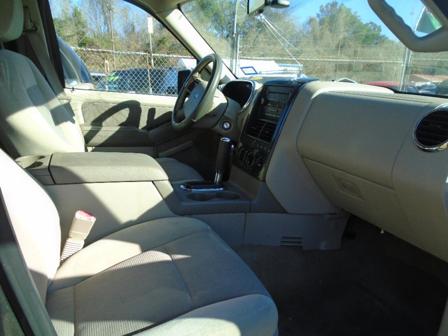 2007 BLACK FORD EXPLORER XLT 4.6L 4WD (1FMEU73857U) with an 4.6L V8 SOHC 16V engine, AUTOMATIC transmission, located at 2303 West Mt. Houston, Houston, 77038, (281) 507-3956, 29.771597, -95.339569- Photo#5
