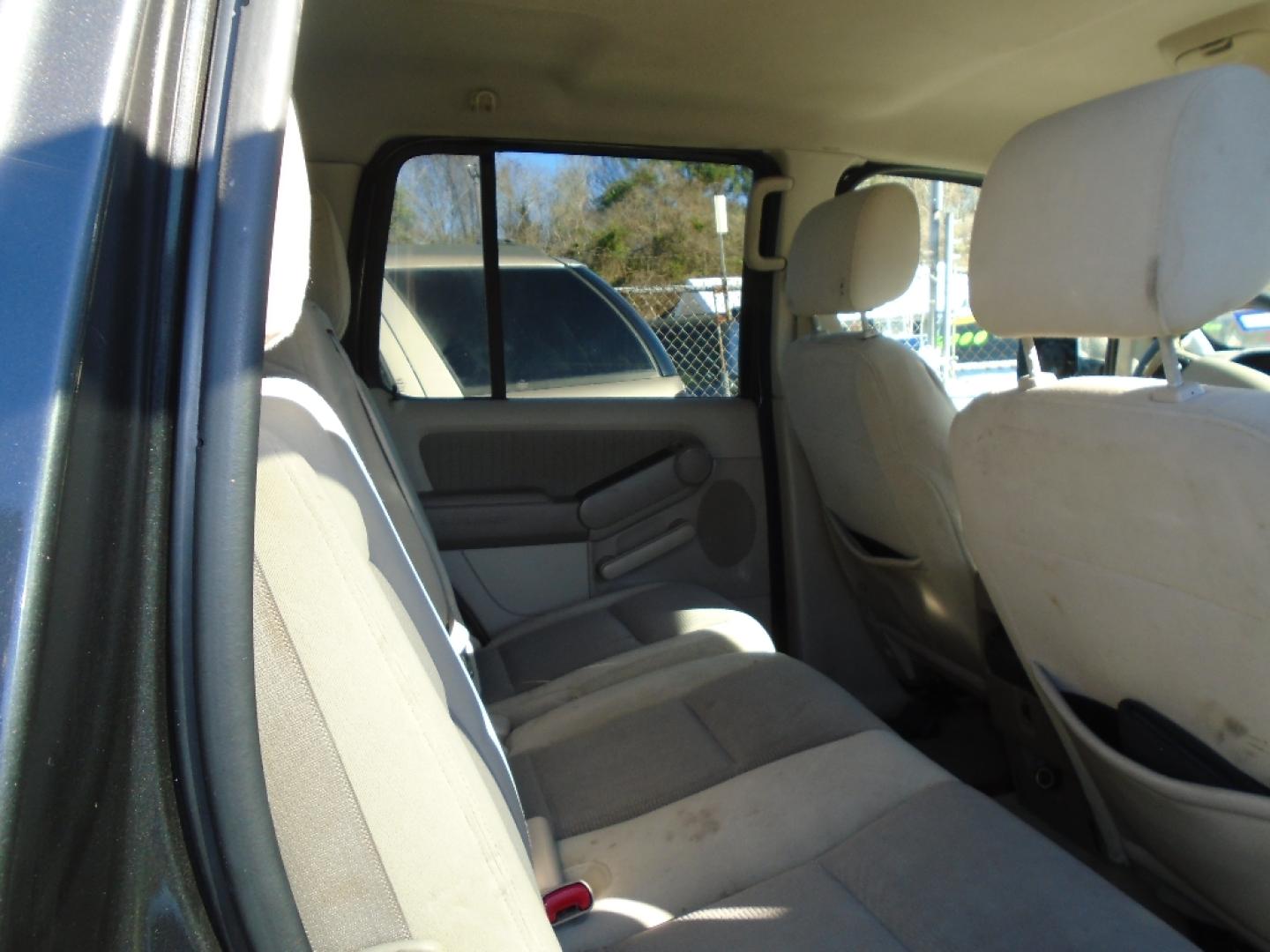 2007 BLACK FORD EXPLORER XLT 4.6L 4WD (1FMEU73857U) with an 4.6L V8 SOHC 16V engine, AUTOMATIC transmission, located at 2303 West Mt. Houston, Houston, 77038, (281) 507-3956, 29.771597, -95.339569- Photo#6