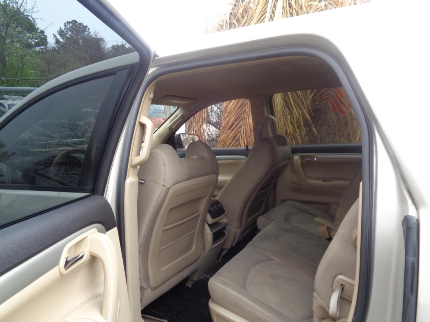 2009 TAN SATURN OUTLOOK XE FWD (5GZER13D99J) with an 3.6L V6 DOHC 24V engine, AUTOMATIC transmission, located at 2303 West Mt. Houston, Houston, 77038, (281) 507-3956, 29.771597, -95.339569- Photo#3