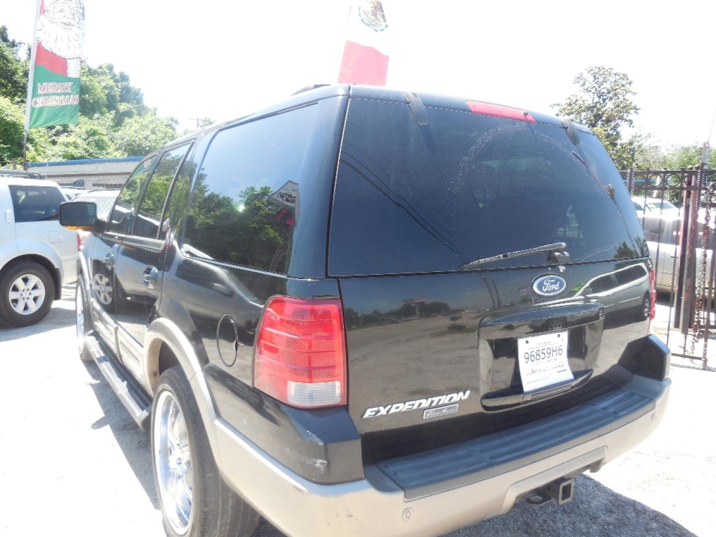2003 BLACK FORD EXPEDITION Eddie Bauer 5.4L 2WD (1FMRU17L73L) with an 5.4L V8 SOHC 16V engine, AUTOMATIC transmission, located at 2303 West Mt. Houston, Houston, 77038, (281) 507-3956, 29.771597, -95.339569- Photo#2
