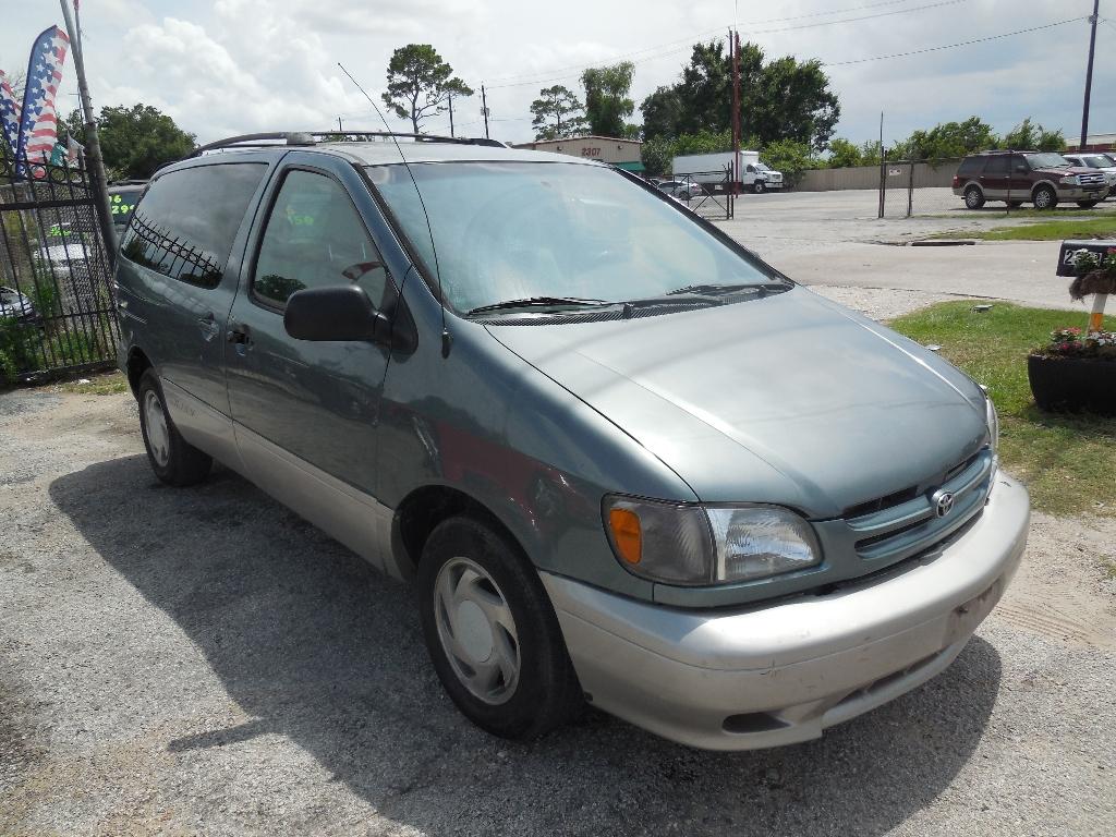 photo of 1999 TOYOTA SIENNA SPORTS VAN