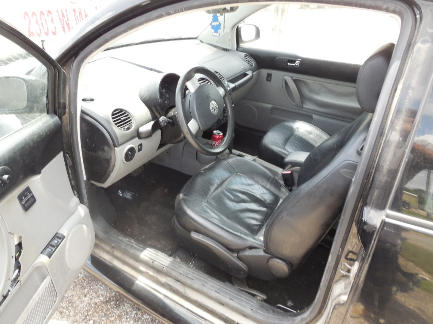 2005 BLACK VOLKSWAGEN NEW BEETLE GLS 2.0L (3VWCK31C25M) with an 2.0L L4 SOHC 8V engine, AUTOMATIC transmission, located at 2303 West Mt. Houston, Houston, 77038, (281) 507-3956, 29.771597, -95.339569- Photo#3
