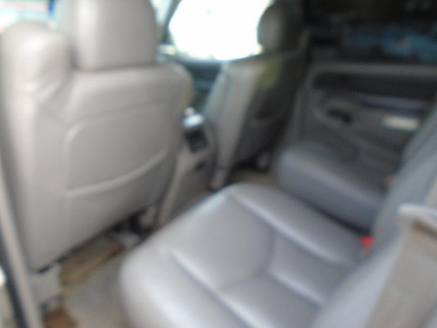 2003 TAN GMC YUKON 2WD (1GKEC13Z03J) with an 5.3L V8 OHV 16V FFV engine, AUTOMATIC transmission, located at 2303 West Mt. Houston, Houston, 77038, (281) 507-3956, 29.771597, -95.339569- Photo#1