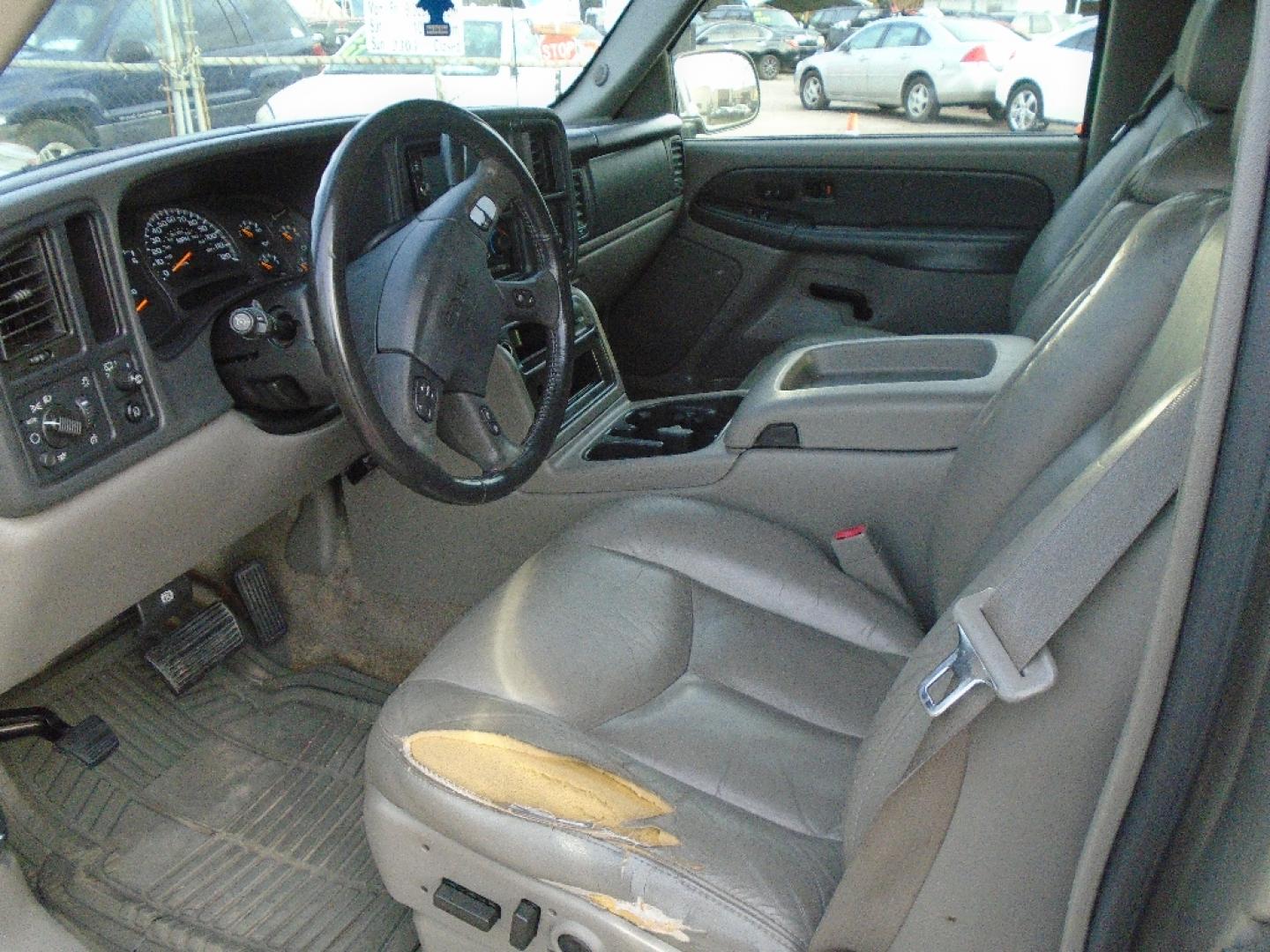 2003 TAN GMC YUKON 2WD (1GKEC13Z03J) with an 5.3L V8 OHV 16V FFV engine, AUTOMATIC transmission, located at 2303 West Mt. Houston, Houston, 77038, (281) 507-3956, 29.771597, -95.339569- Photo#2