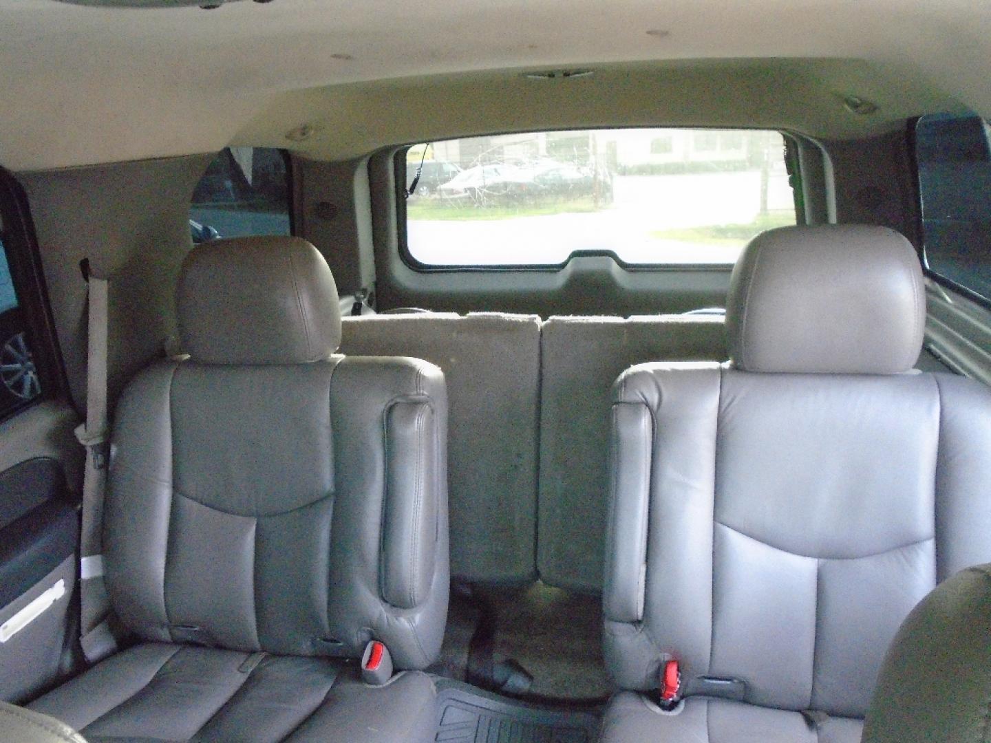 2003 TAN GMC YUKON 2WD (1GKEC13Z03J) with an 5.3L V8 OHV 16V FFV engine, AUTOMATIC transmission, located at 2303 West Mt. Houston, Houston, 77038, (281) 507-3956, 29.771597, -95.339569- Photo#3
